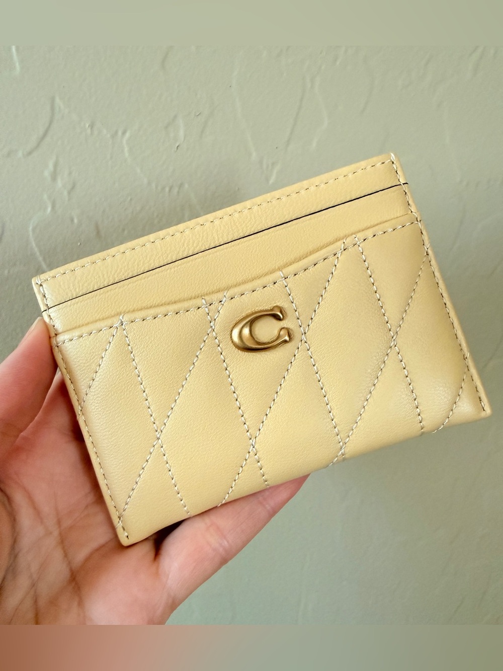 Coach NWT Essential Quilted Nappa Leather Credit Card Case CM434 - B4/Vanilla
